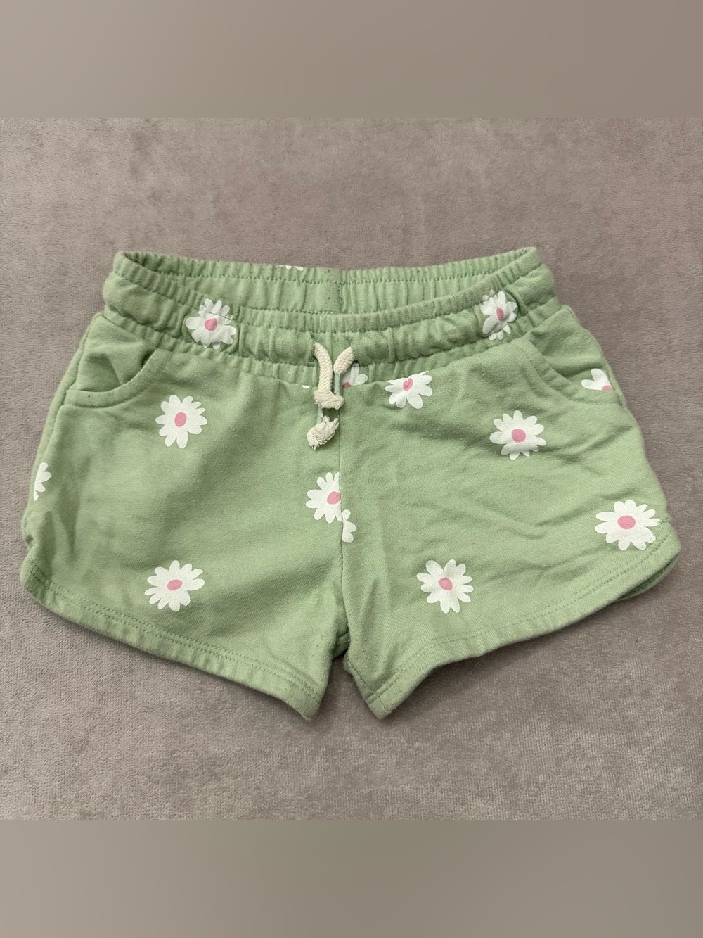 Cat & Jack Girls Daisy Print Shorts XS 4/5 Green Pull On Lounge Shorts Pockets